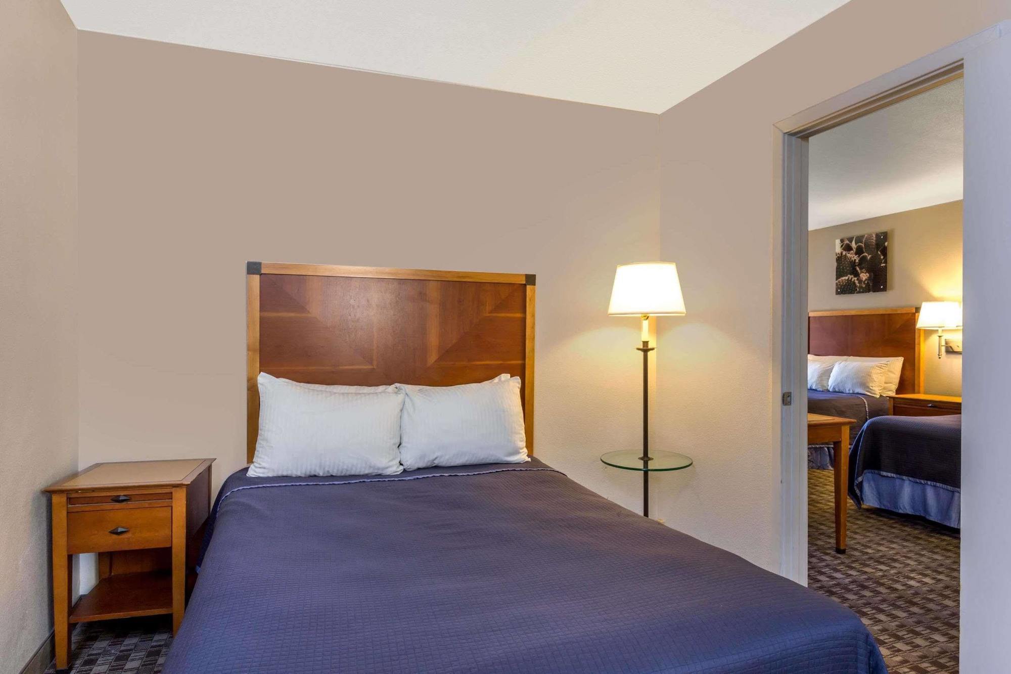 Howard Johnson By Wyndham Scottsdale Old Town Exterior foto